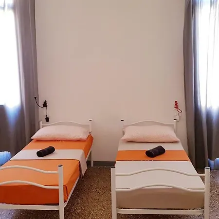 ゲストハウス カーサ フィオーリ